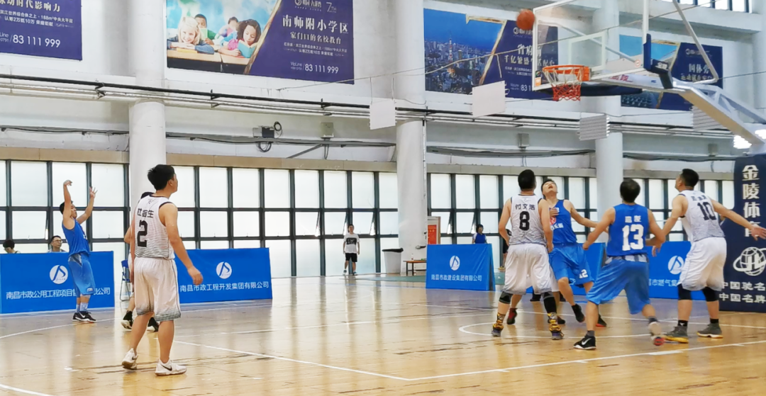 再下一城!江西長運籃球隊戰勝市政開發籃球隊