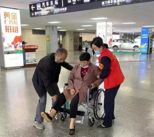上饒汽運 旅客行動不便 “佳宜”來幫忙