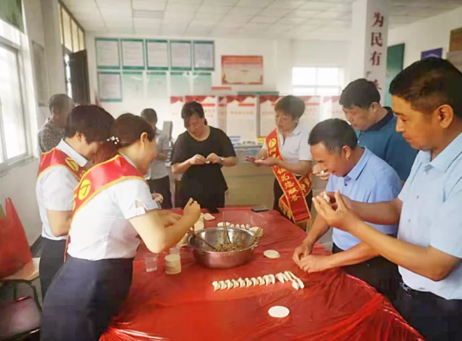 上饒汽運:關愛留守老人