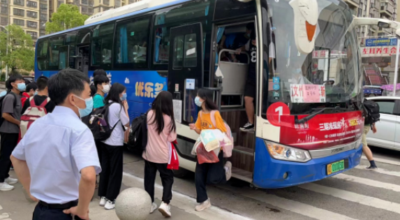 吉安長運:永新長運順利完成永新縣中考包車業務