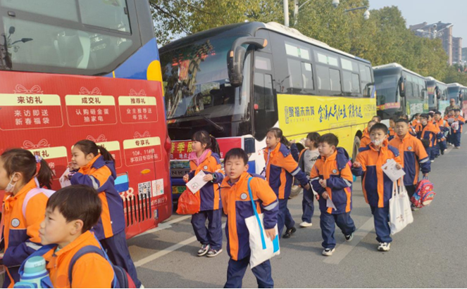 撫州長運:金溪分公司圓滿完成今年首批研學運輸任務