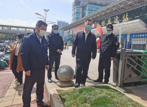都市城際公交:青云譜區政府領導督查徐坊客運站文明創建工作