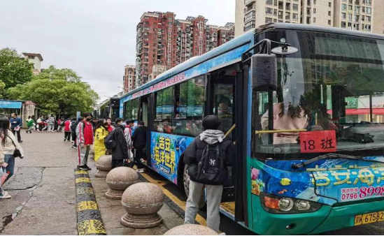 ??新余公交:圓滿完成2023年體育中考用車(chē)