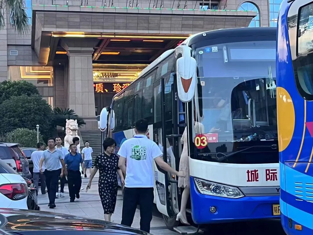 撫州長運:廣昌分公司圓滿完成蓮花節嘉賓運輸任務