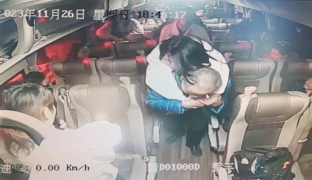 吉安公司:乘客突發疾病 公交駕駛員緊急送醫