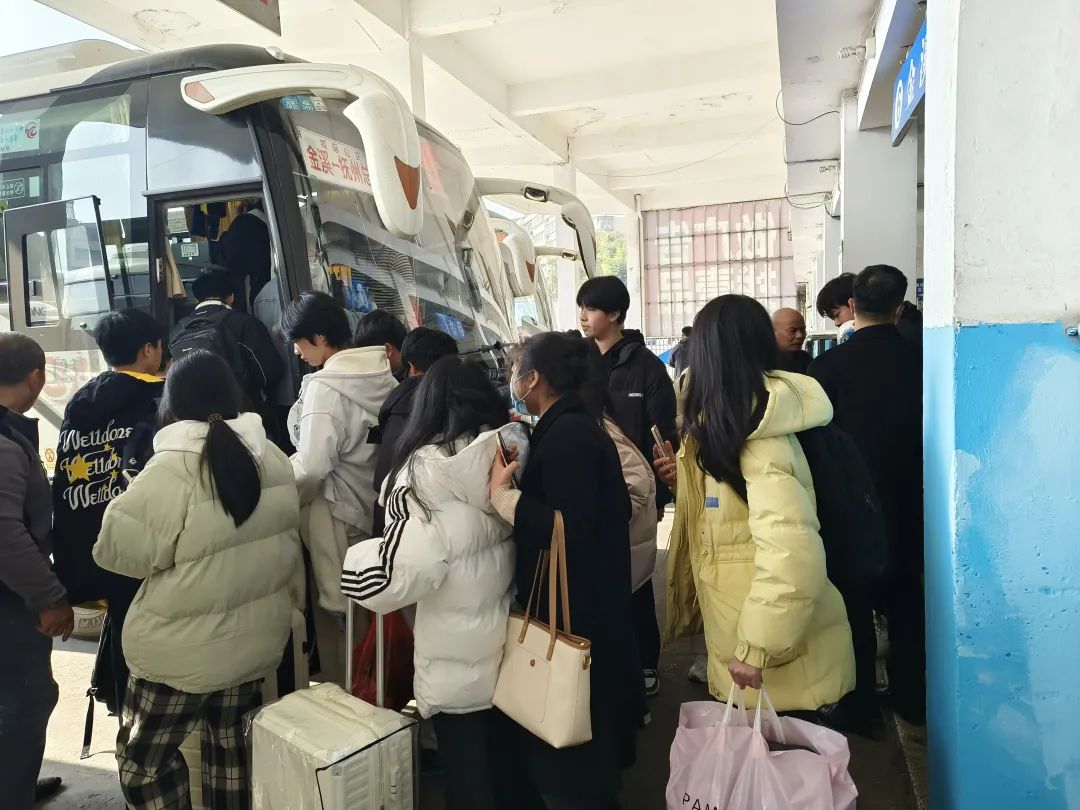 撫州長運:積極應對元旦節前客流高峰