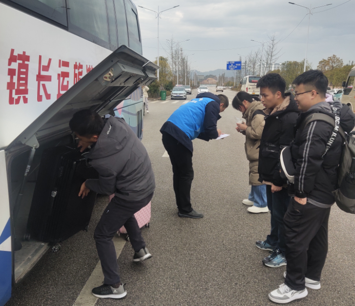 景德鎮長運:圓滿完成“校園直通車”首發運輸工作