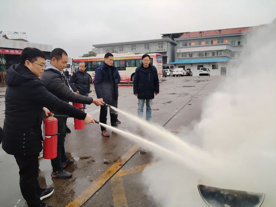 新余公交:召開(kāi)消防安全及安全普法警示會(huì)