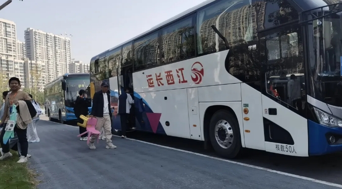 九江長運:圓滿完成省百縣青少年田徑運動會運輸保障任務